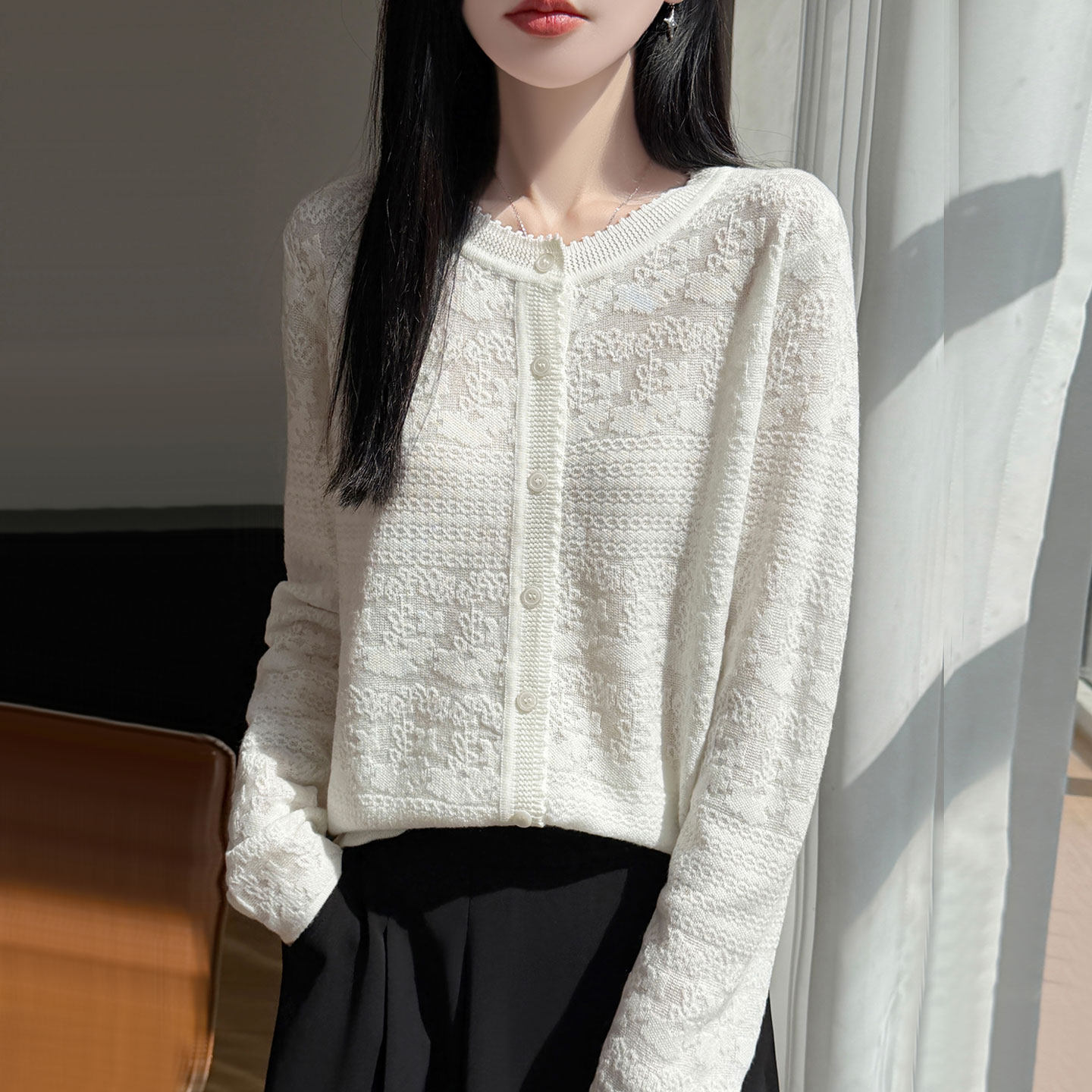 圆领纯色提花羊毛针织开衫女士毛衣春季薄款宽松百搭时尚洋气外搭