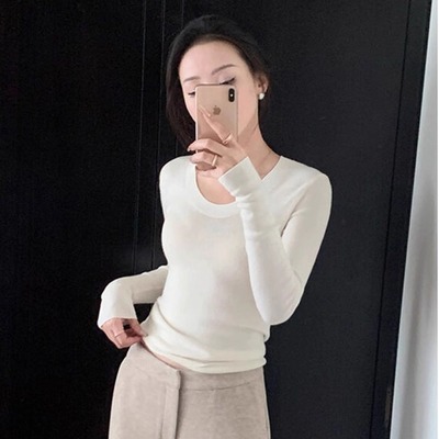 秋冬高级感白色u领羊毛针织衫