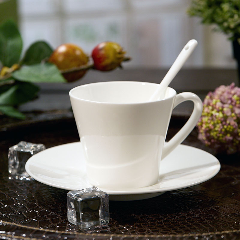 骨瓷咖啡杯套裝 純白杯子勺 簡約咖啡套具家用陶瓷杯碟歐式下午茶在類目 餐飲具, 咖啡器具, 咖啡杯中 - 來自Buy2taobao.com提供專業的淘寶代購服務