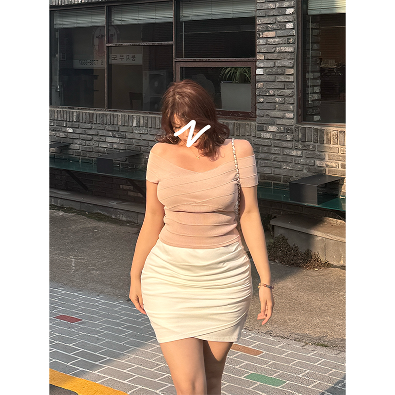 微胖‘’遮肉显瘦‘’包臀短裙