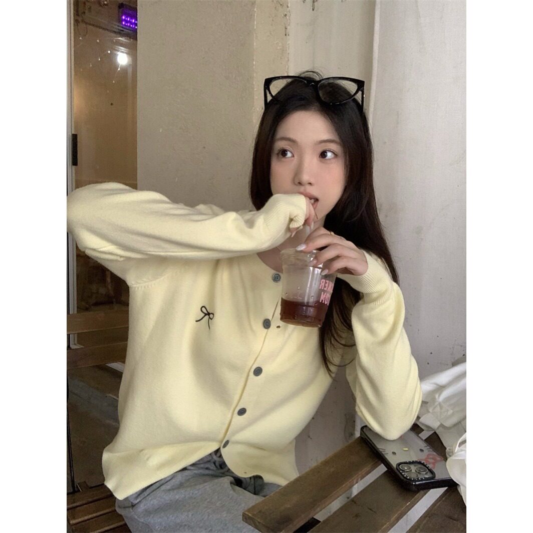 包芯纱温柔蝴蝶结刺绣圆领针织开衫女秋季软糯外穿内搭毛衣外