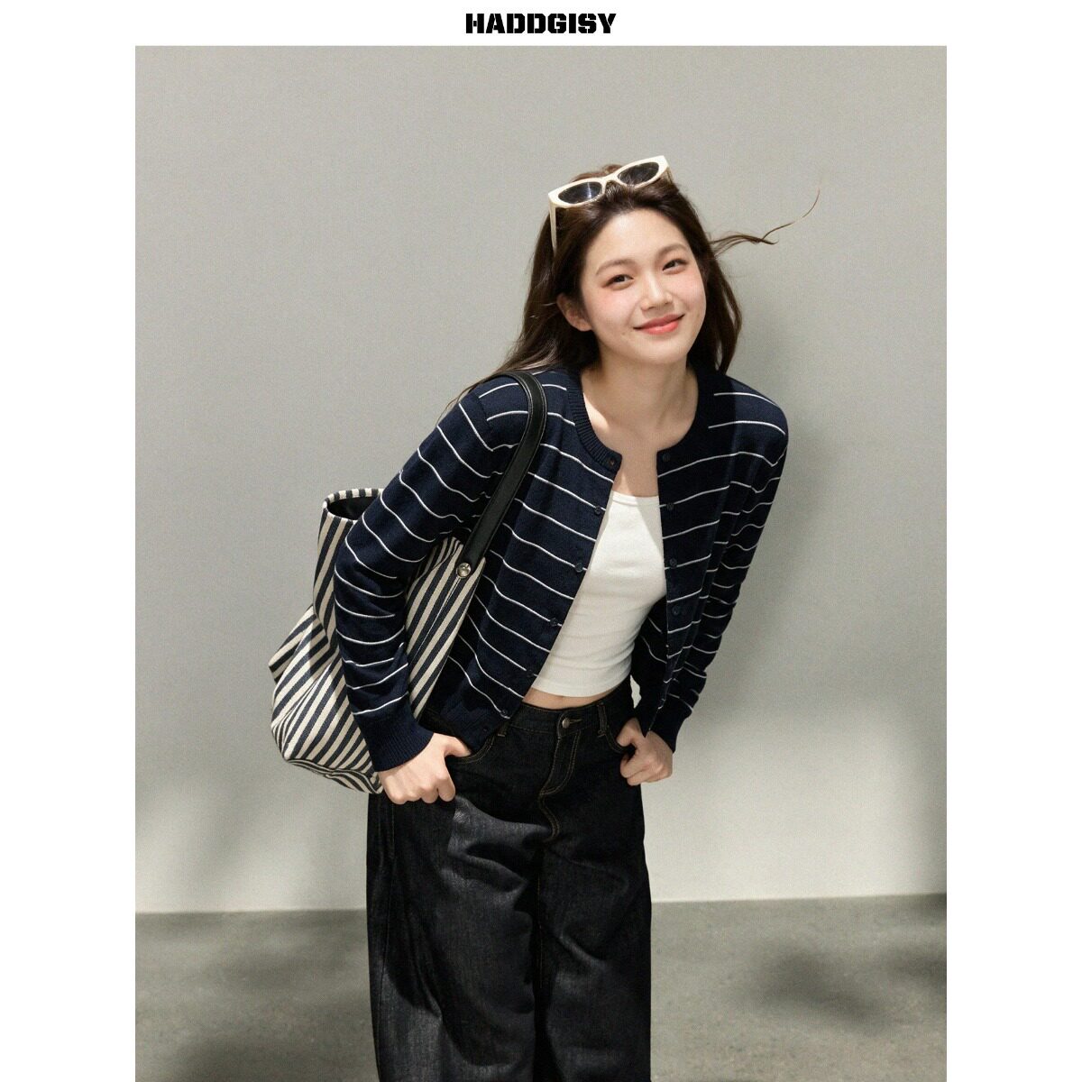 韩系藏青条纹针织衫女2026早秋气质显瘦休闲修身长袖开衫短款外套