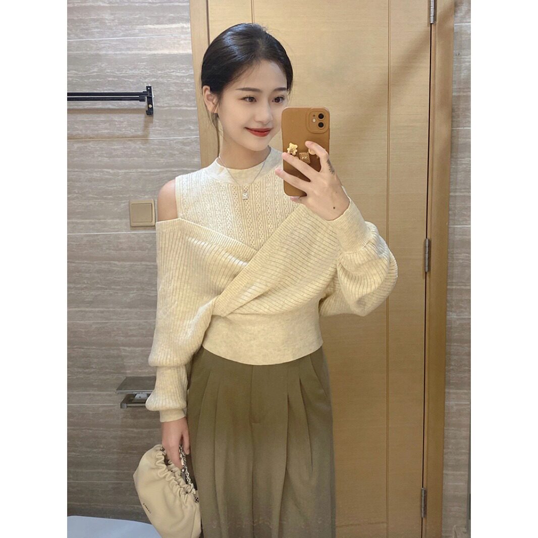 包芯纱拼接假两件针织衫女上衣露肩秋新款不规则设计感毛衣