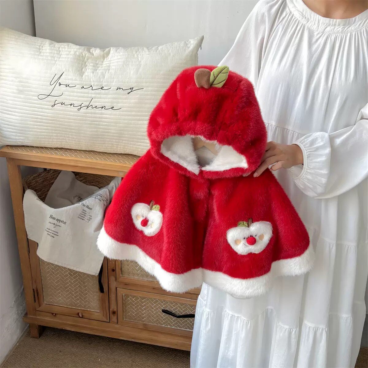 婴儿衣服斗篷秋冬装加绒加厚外套女宝宝可爱卡通披风外出防风披肩