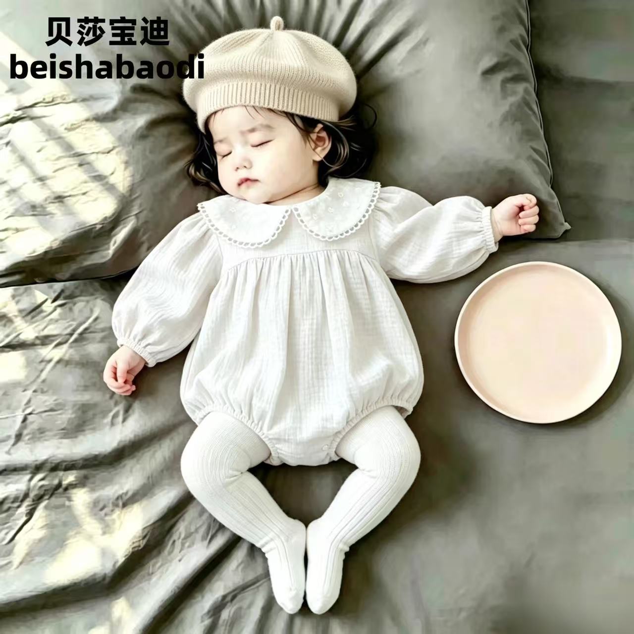 英国新生婴儿连体衣春秋季款女宝宝超洋气纯色长袖包屁衣三角爬服