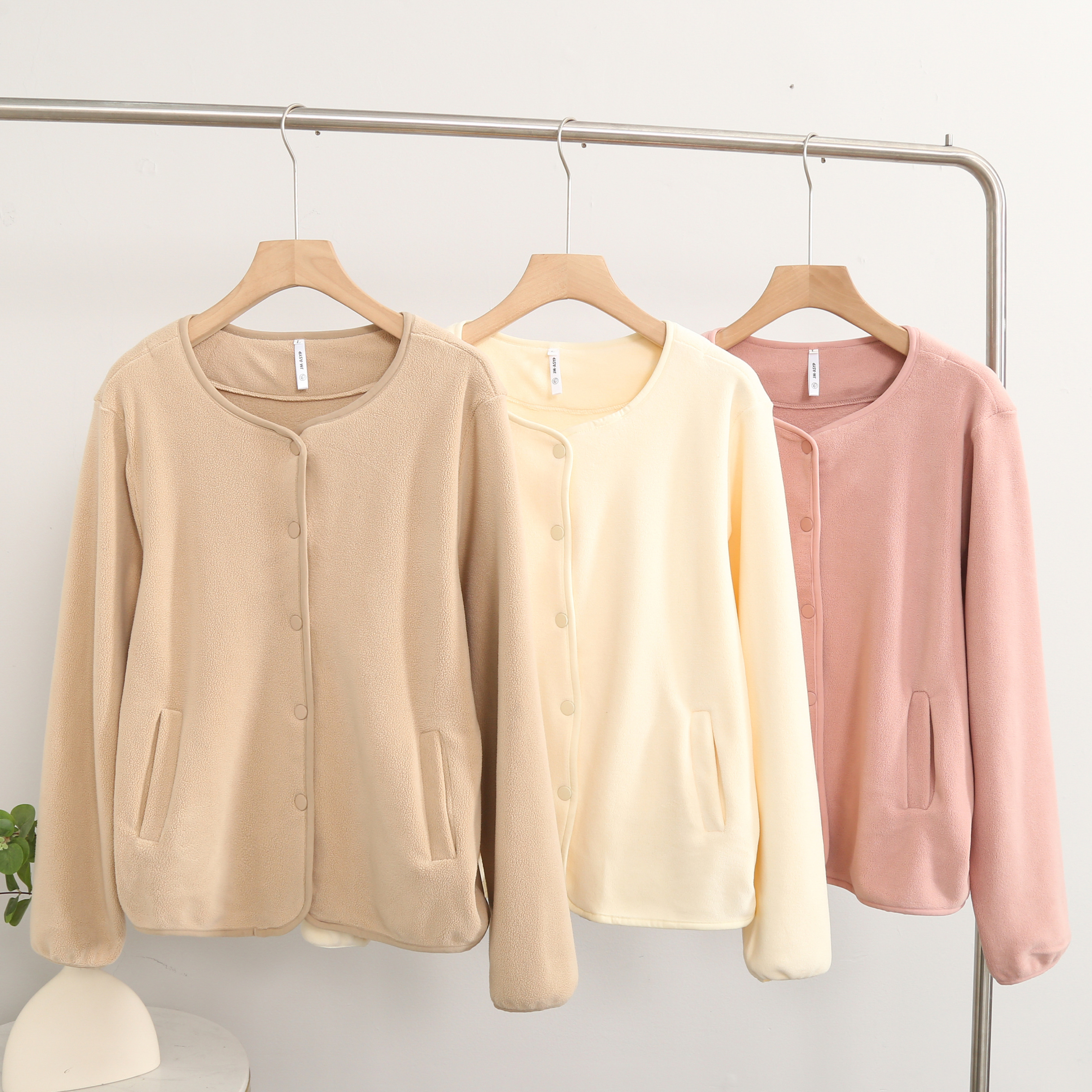 2024秋冬新款加厚双面绒外套女宽松休闲百搭圆领单排扣摇粒绒开衫