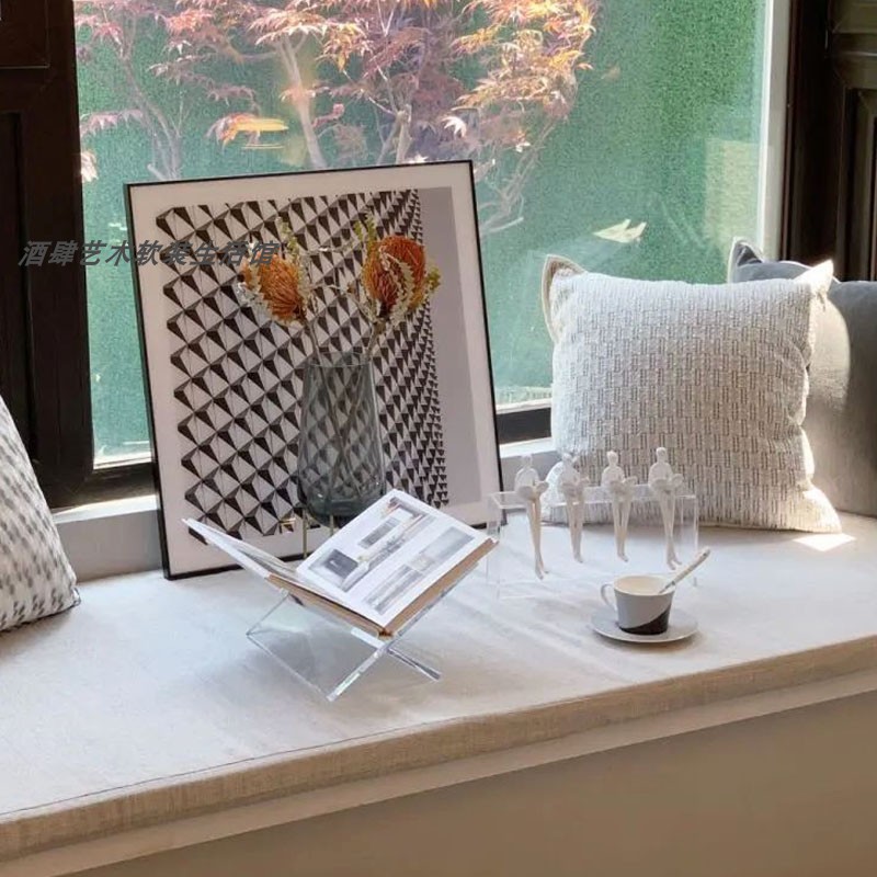 现代样板间飘窗组合软装饰品售楼处项目阳台抱枕书托创意搭配摆件