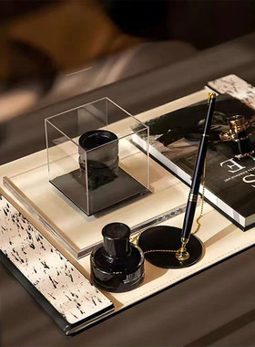 样板间男主人办公室书房桌面摆件桌垫书架相机模型摄影主题装饰品