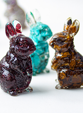 天然水晶碎石滴胶可爱生肖兔子