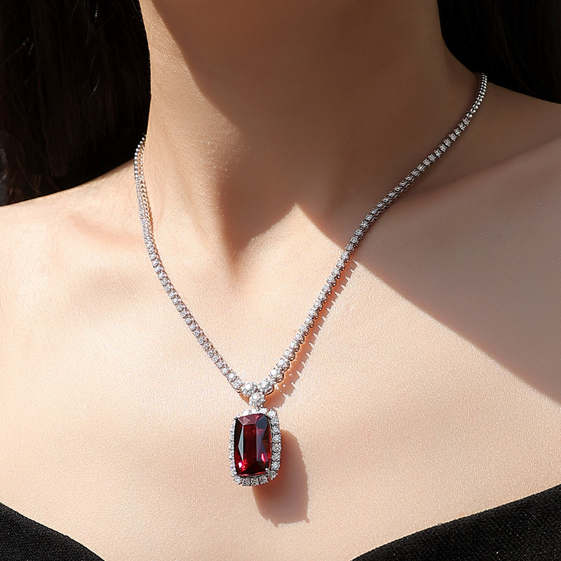 碧玺皇家红宝石项链18k镶嵌钻石天然正品鸽血红吊坠女高级定制