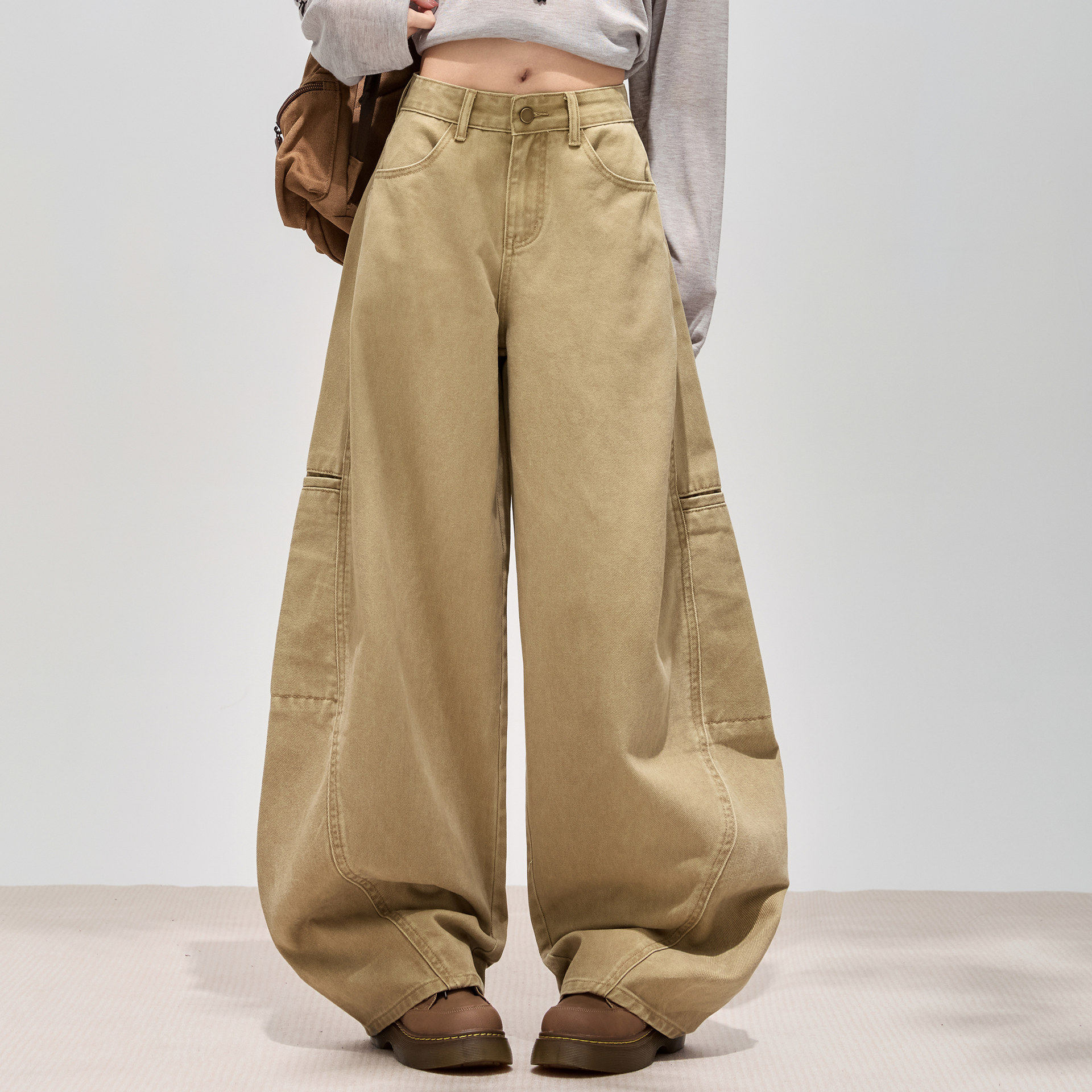 高腰阔腿工装休闲牛仔裤女春秋季新款宽松显瘦垂感拖地灯笼弯刀裤,女装/女士精品,牛仔裤,淘宝优惠券,粉丝福利购,淘宝优惠卷
