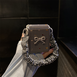 黑格花朵适用小米mix2手机壳三星Zflip7华为Pocket折叠荣耀OPPO PuraX卡通保护套5 FindN3摩托罗拉razr60新款