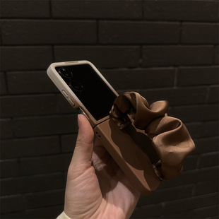 棕色渐变腕带适用小米mix2手机壳三星Zflip7华为Pocket折叠荣耀OPPO FindN3摩托罗拉razr60手链PuraX2保护套5