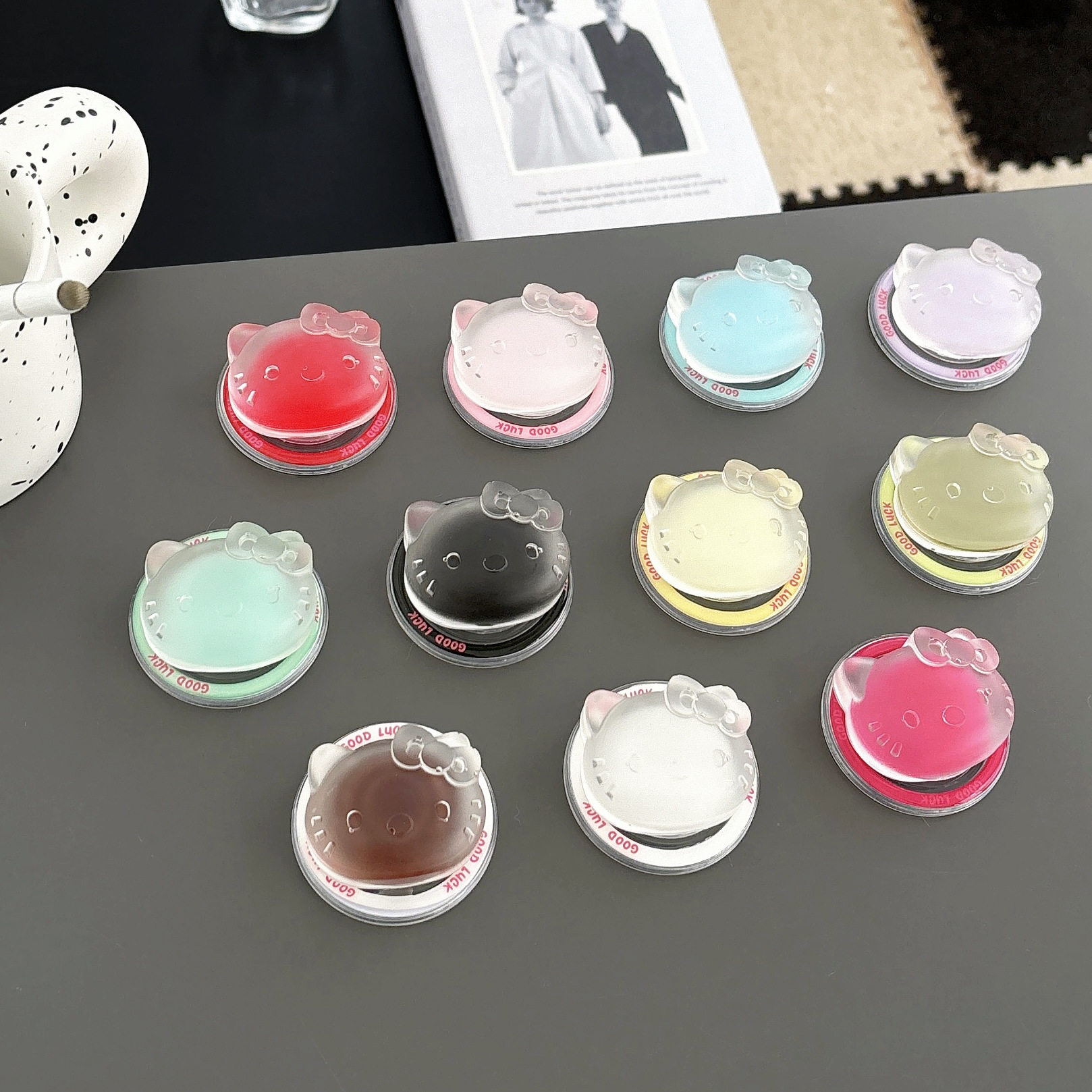 日韩可爱卡通手机气囊支架新款磁吸Kt磨砂小众女清新桌面懒人便携