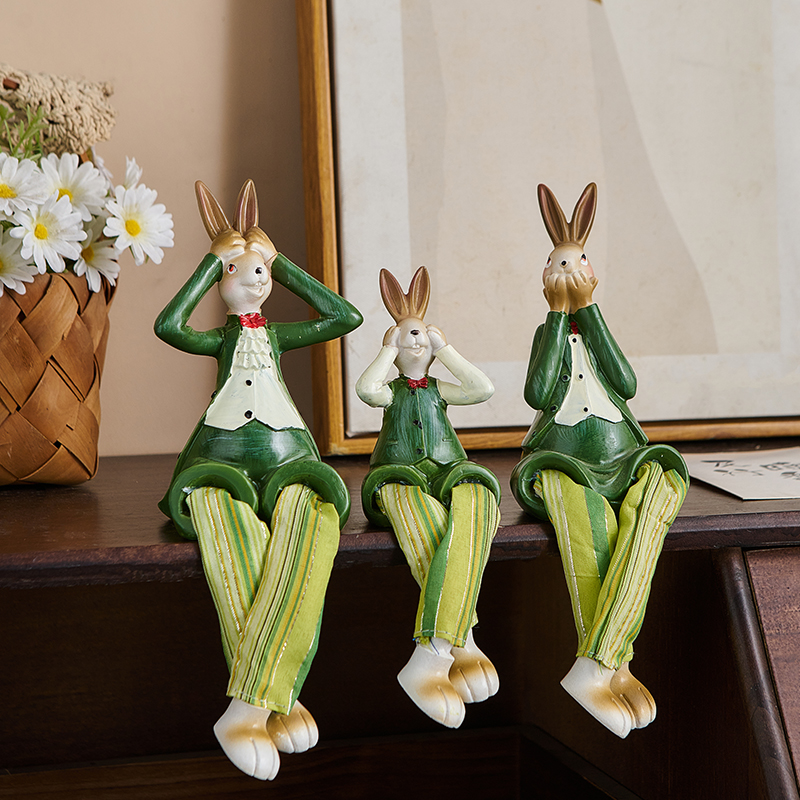 不听不看不说萌兔吊脚娃娃摆件