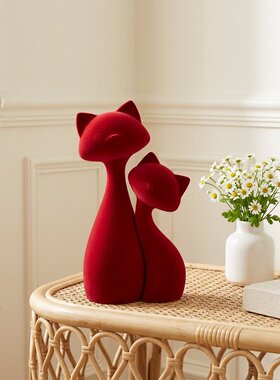 红色双猫层板摆件高低相依