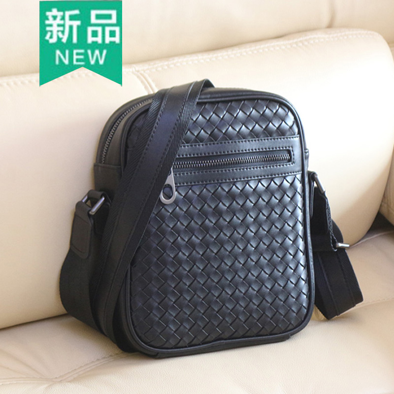 简约休闲爆款编织男士包男生明星同款单肩纯真皮时尚斜挎迷你小包在类目 箱包皮具/热销女包/男包, 男士包袋中 - 来自Buy2taobao.com提供专业的淘宝代购服务
