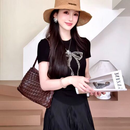 YYstudio黑色蝴蝶结短袖T恤女 2026修身显瘦气质正肩圆领上衣