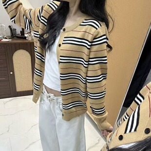 2026秋季新款快手网红同款韩版宽松圆领针织开衫排扣条纹毛衣上衣