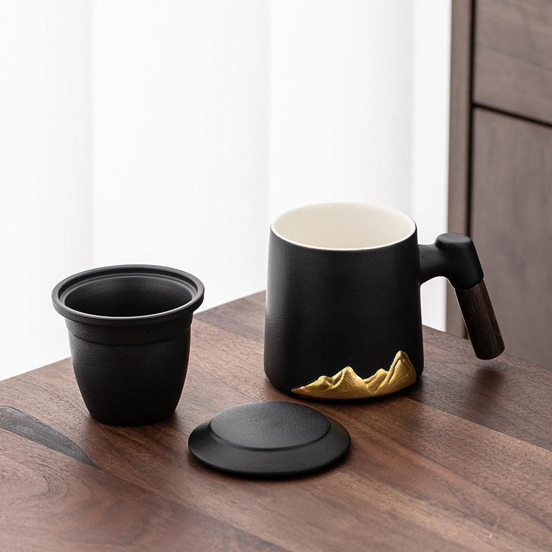 创意办公室浮雕远山陶瓷马克杯茶水分离杯子杯木手柄带盖可制LOGO