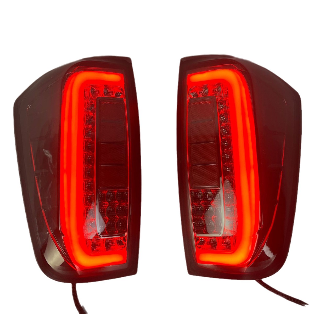 适用于15-19款尼桑纳瓦拉尾灯NAVARANP300D23LED尾灯熏黑款