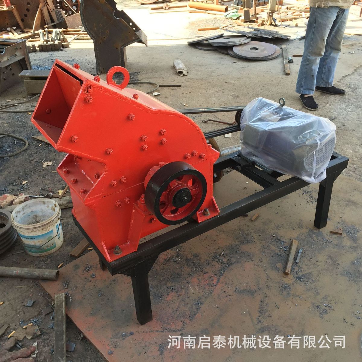 热销多功能碎石机 锤吨破碎机pc400x300小型锤破时产8式制砂机易