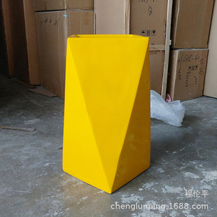 厂家批发花盆白色绿植简洁现代花器装 饰品几何型玻璃钢落地大花瓶