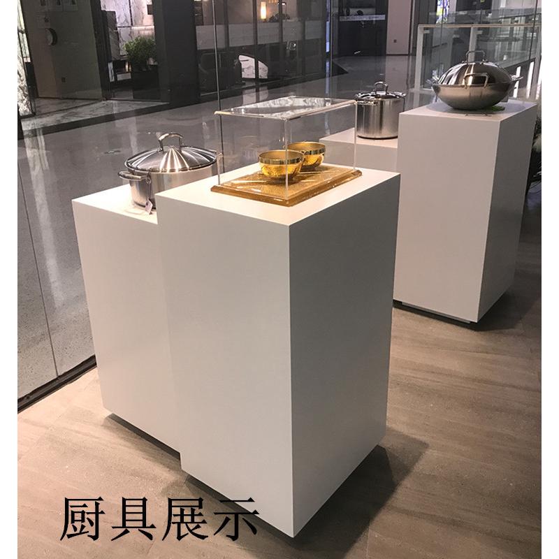 木质烤漆白色展台设计商业会展精品展柜展示台商用女装店桌子展台