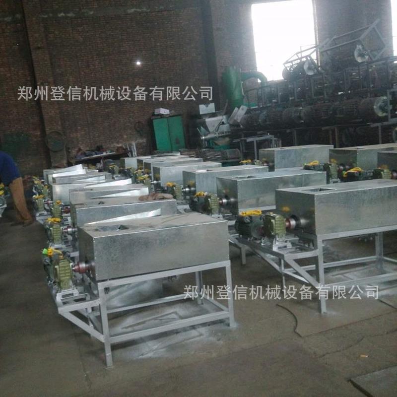 大小型青核桃剥皮机  脱皮机   产量高 耗电少 去皮干净