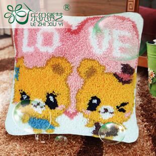diy地毯绣段段毛线手钩绣十字绣抱枕毛绒枕头沙发靠垫批发材料包