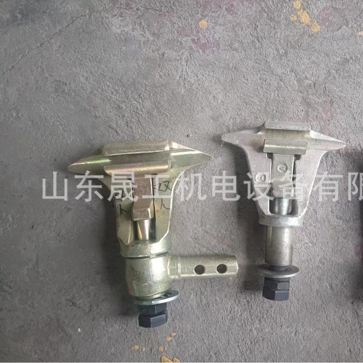 热销煤矿猴车抱索器可摘挂式绳索固定器矿用架空吊椅抱绳器