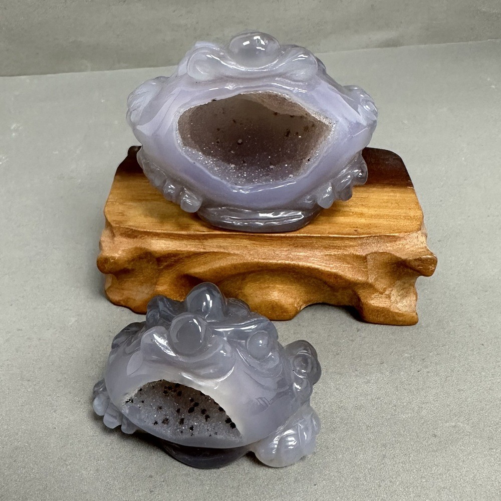 热销直播供货热卖办公家居装饰金蟾摆件精雕晶洞玛瑙小纯手工茶宠