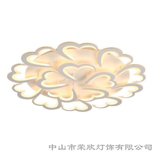 北欧客厅灯现代简约led吸顶灯创意个性餐厅灯卧室灯大气爱心灯饰