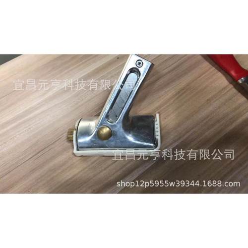 墙角pvc墙角收口推刀pvc地板施工工具手动荐推刀