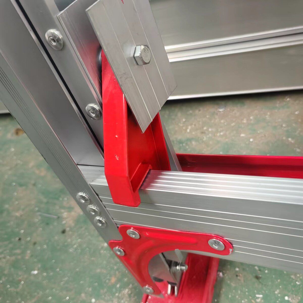 热销梯子批发单侧梯铝合金一字梯子工程爬高稳固伸缩升降梯