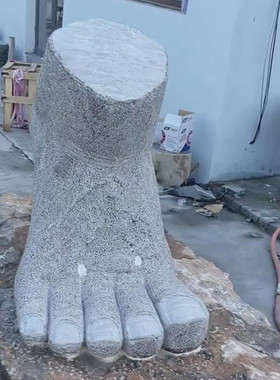 热销石雕大脚雕塑石材广场运动题材雕塑公园雕塑广场