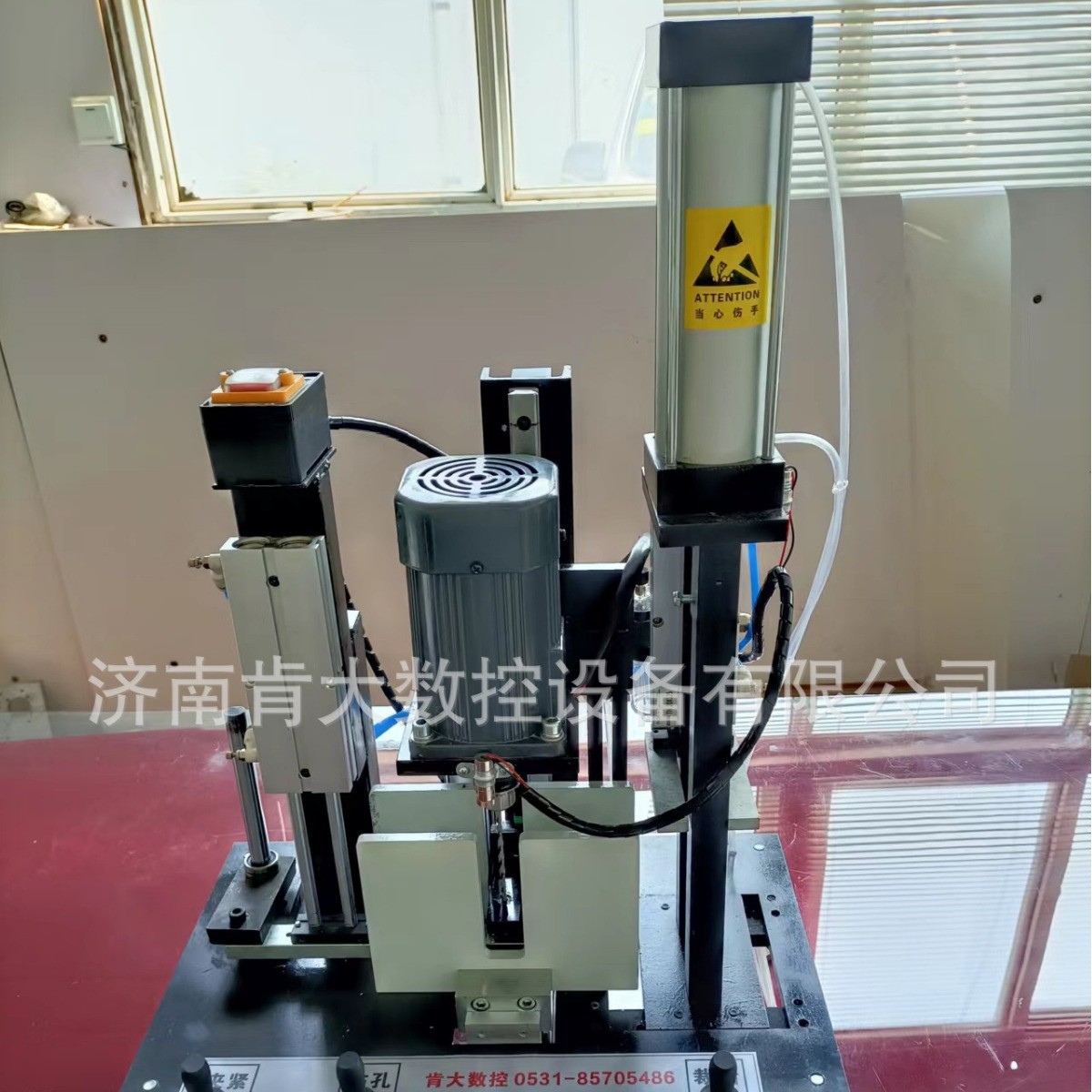 热销优惠供应各种规格帘产品价格蜂巢帘风琴遮阳加工机打孔裁断一