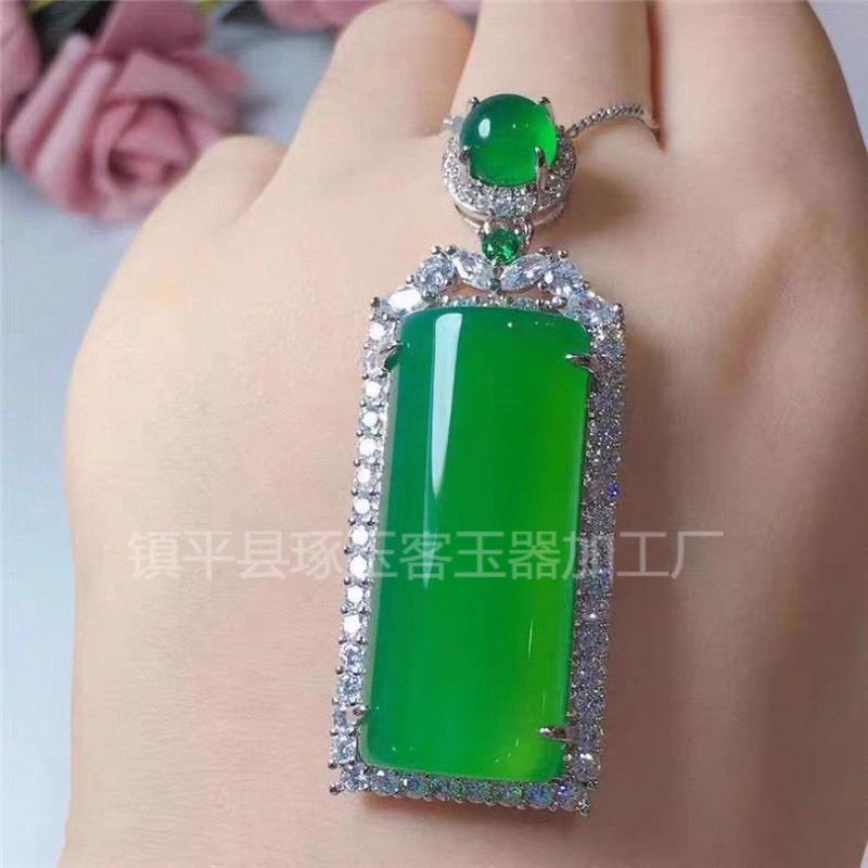 速发款天然绿玉白金镶嵌电镀髓无事牌男女款吊坠礼物