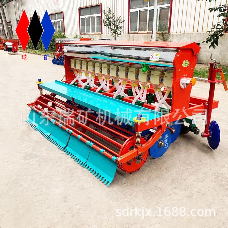 热销新款小麦播种机行施肥播种一体机打梗平土四轮腿圆盘浆车带