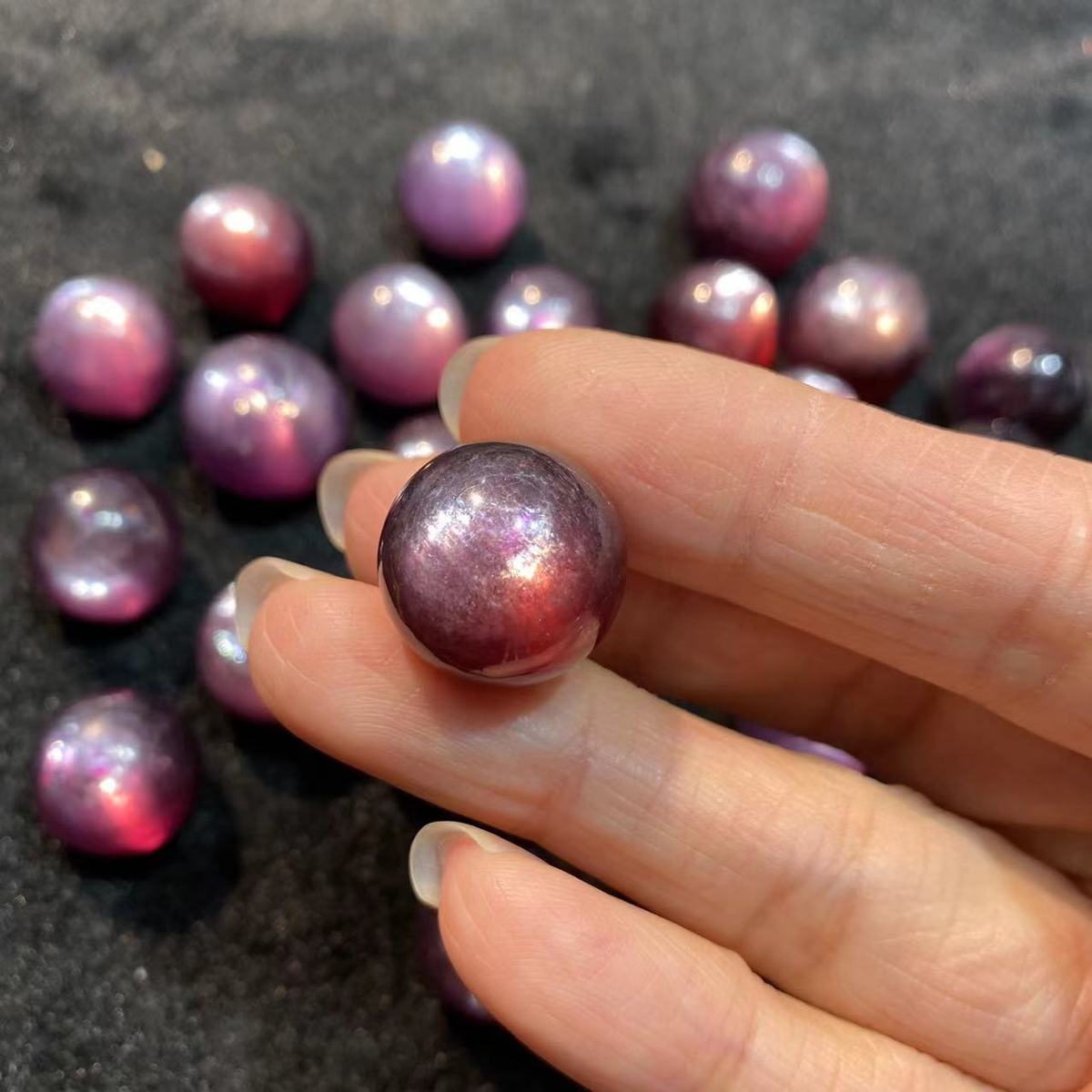 热销天然紫锂云母发紫批单珠锂云母无孔散珠单价一份10颗