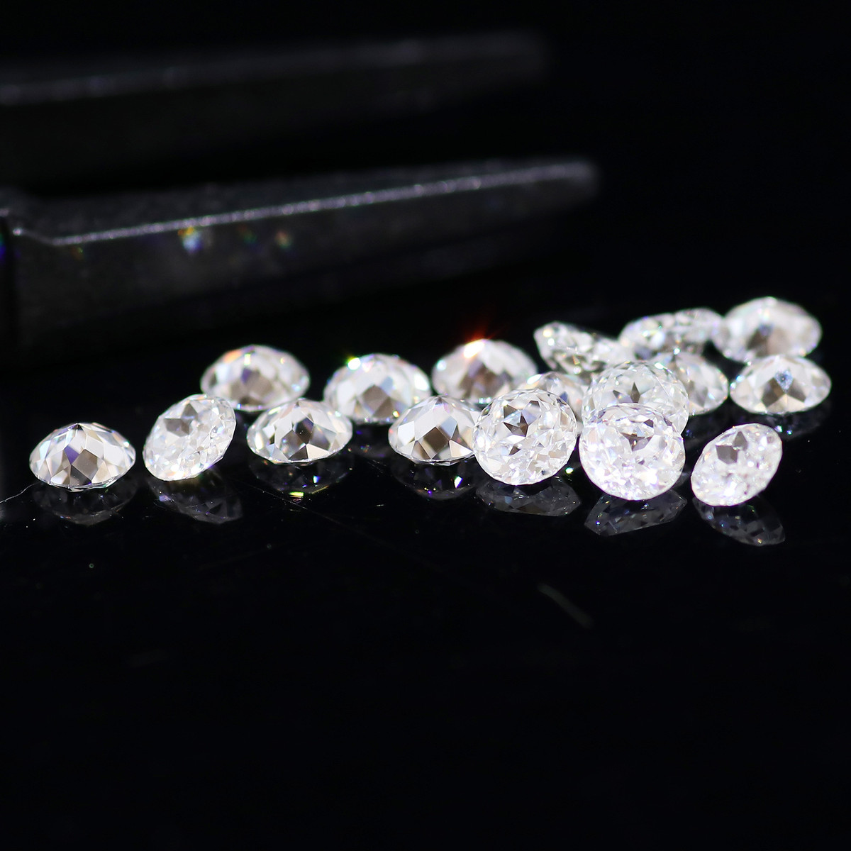 热销梧州裸石工厂1-8莫桑圆形印度玫瑰切dff克拉裸石批发首饰镶嵌
