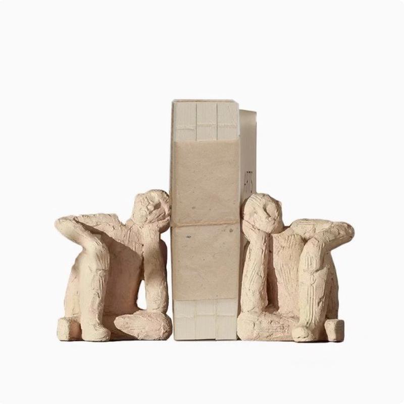 轻奢侘寂书房做旧粗旷风格人物寻思书靠书挡摆设家居风玄关装饰品