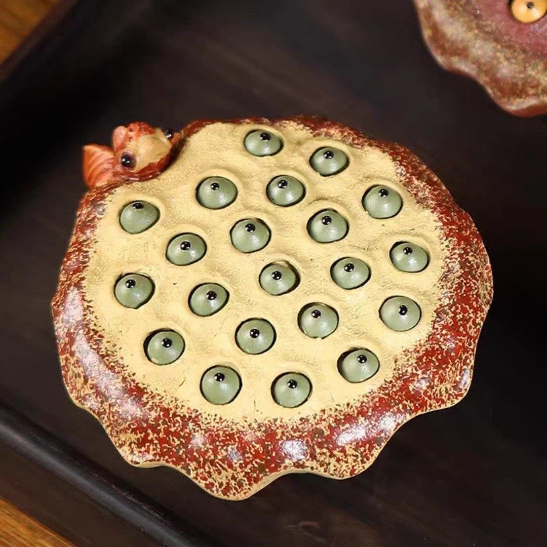 紫砂茶宠莲子创意手工金鱼壶盖莲蓬精品茶台茶具喷水托摆件可养