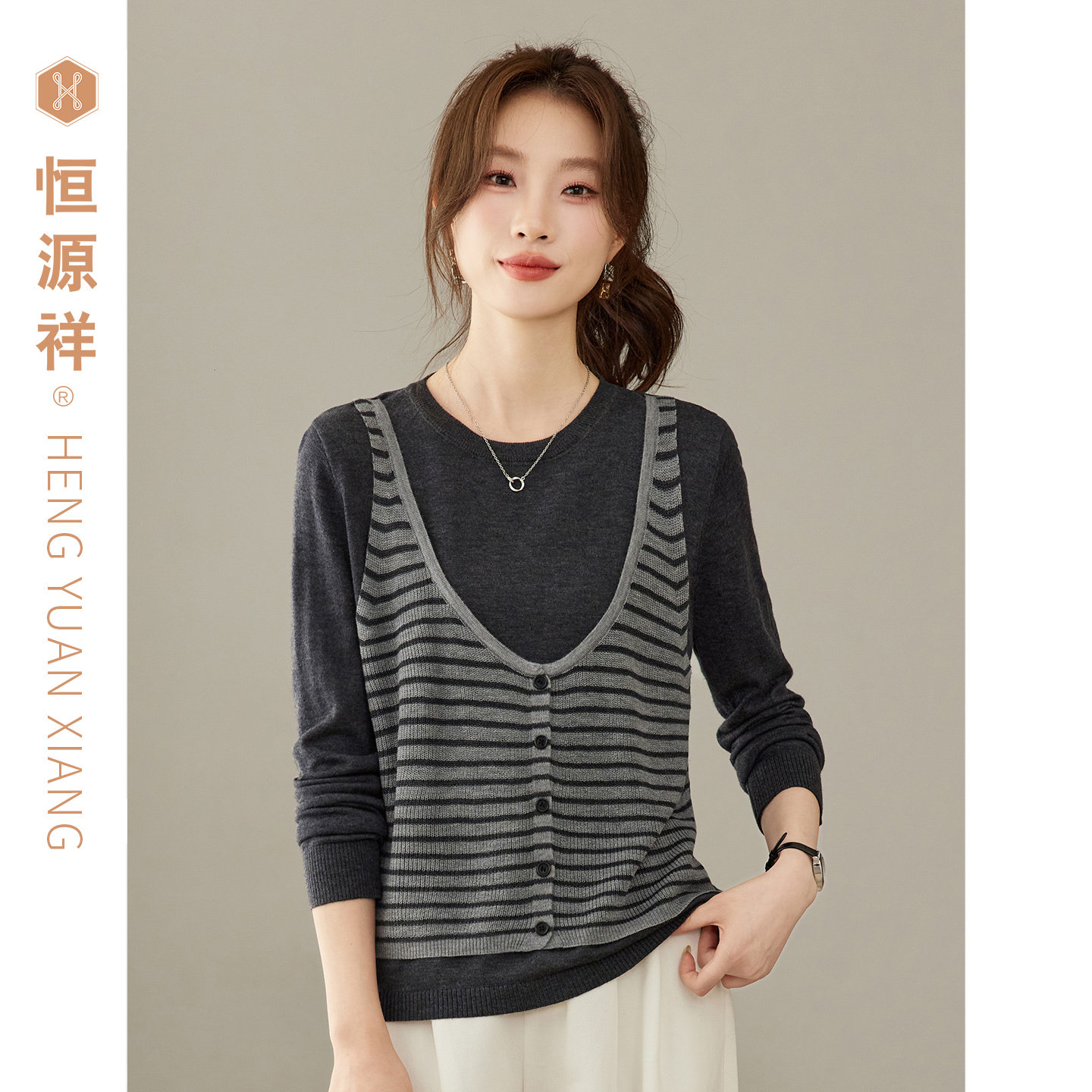 恒源祥女假两件条纹宽松针织衫