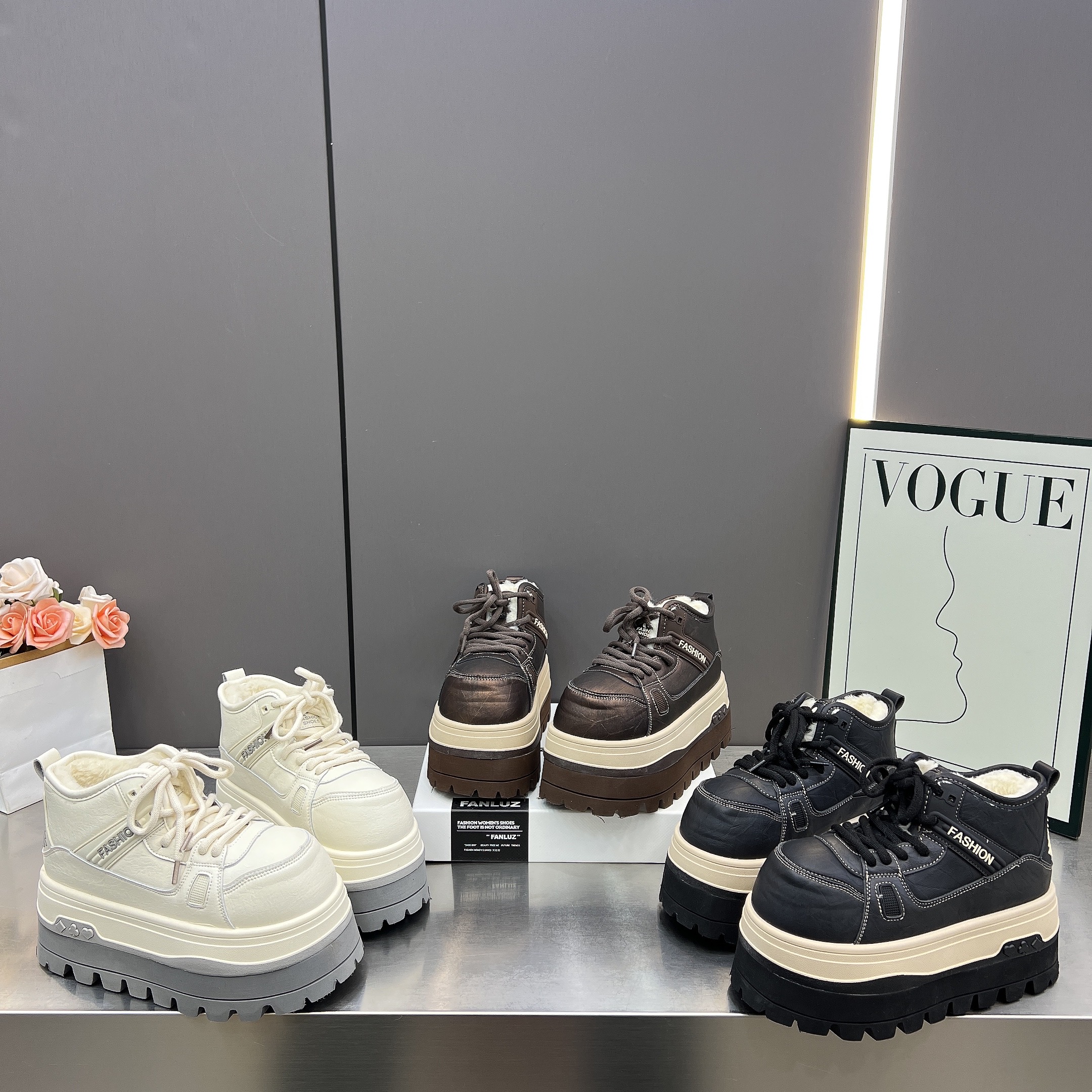 日本offcat卡皮巴拉短靴女鞋2025新款厚底松糕系带加绒保暖棉鞋雪