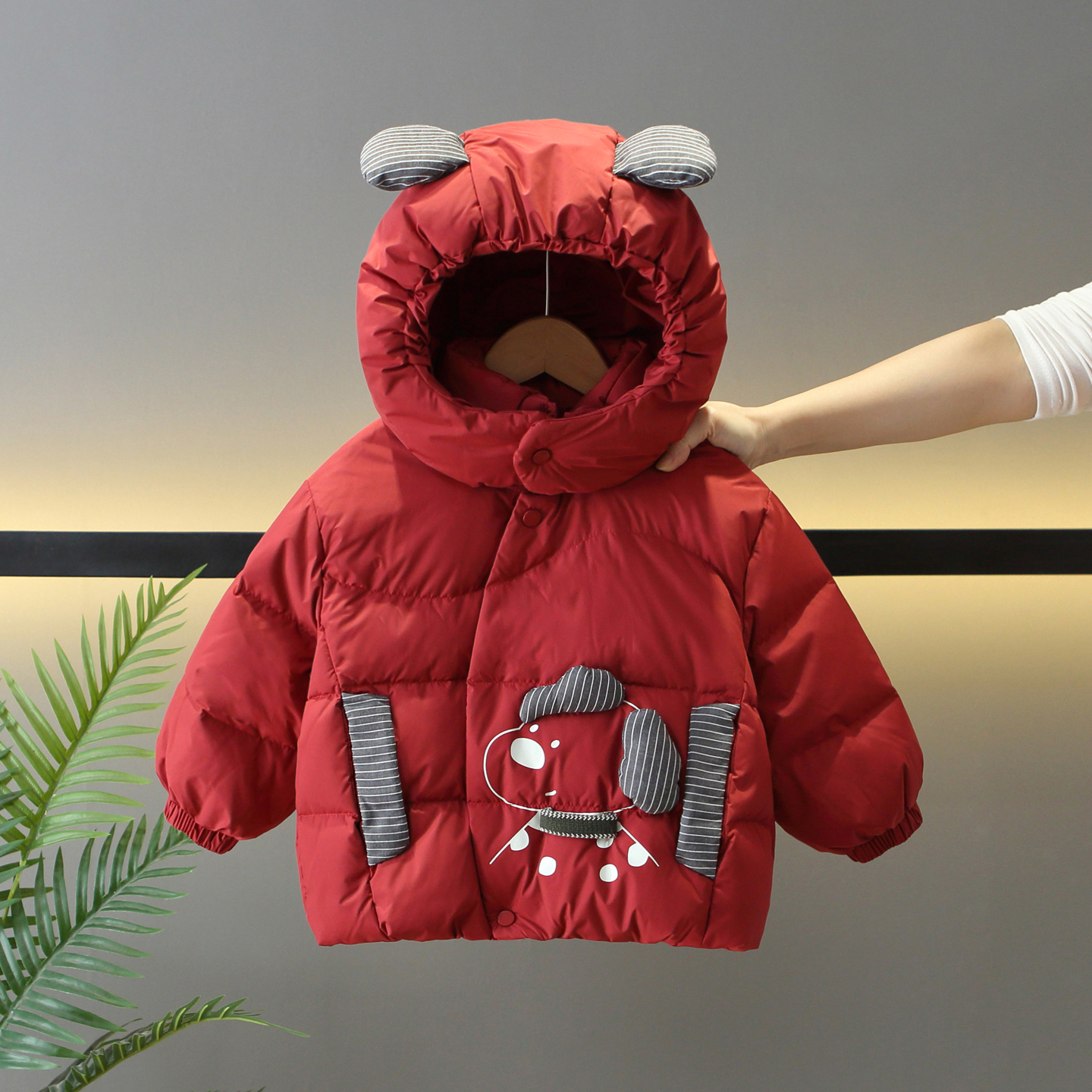 男童冬装外套儿童衣服2025新款红色宝宝羽绒服御寒女童连帽白鸭绒
