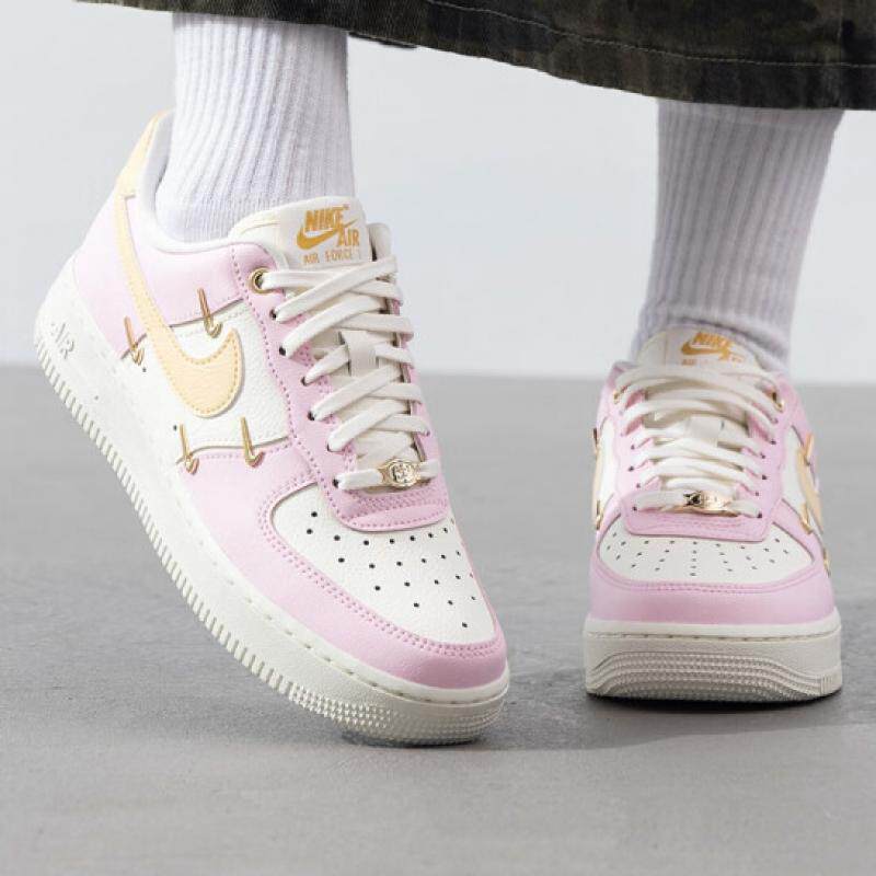 NIKE耐克女鞋 Air Force 1 '07 LX时尚小金钩运动板鞋IB2574-600