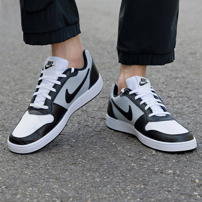 NIKE耐克男鞋新款黑白熊