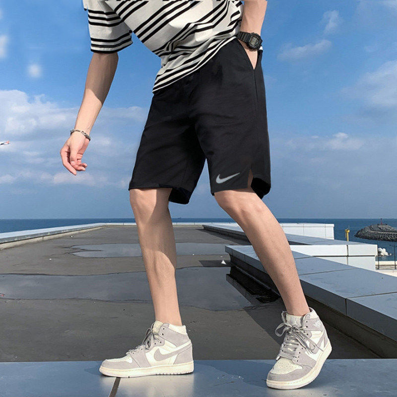 Nike男子速干运动短裤美图片