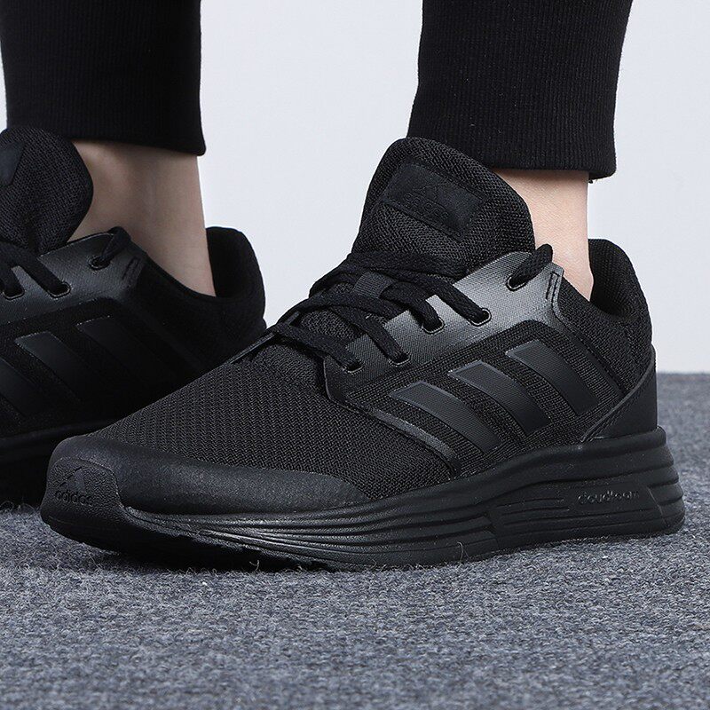 Adidas男款黑武士运动鞋